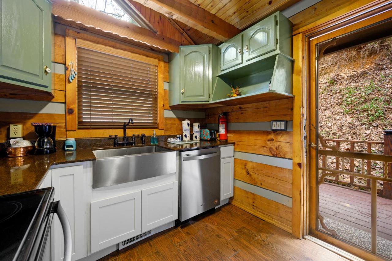 The Robins Nest With Hot Tub Villa Pigeon Forge Dış mekan fotoğraf