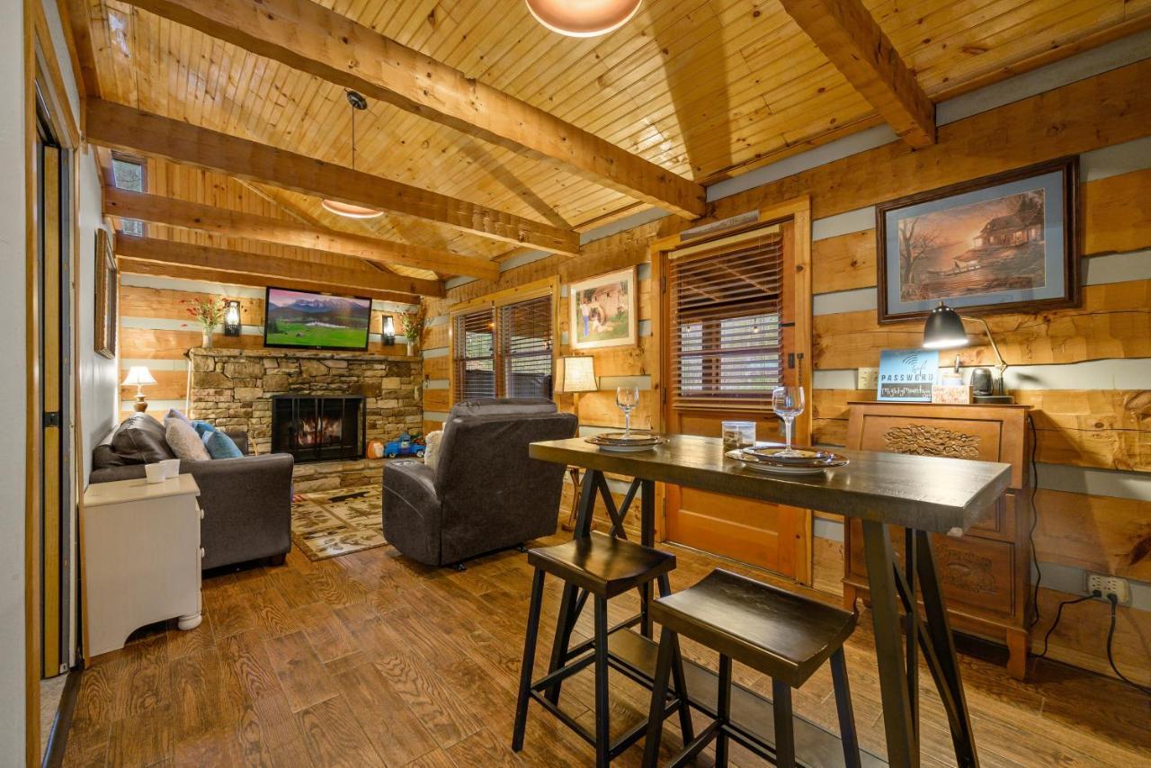 The Robins Nest With Hot Tub Villa Pigeon Forge Dış mekan fotoğraf